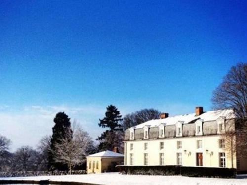 Domaine De Montchevreuil Hotel Fresneaux-Montchevreuil Екстериор снимка