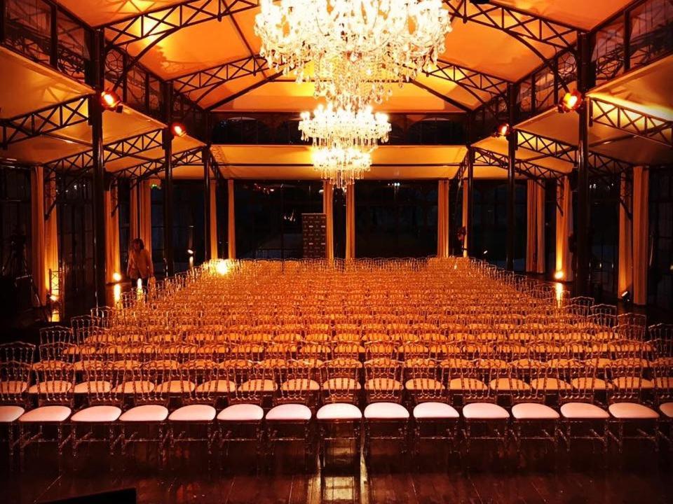 Domaine De Montchevreuil Hotel Fresneaux-Montchevreuil Екстериор снимка