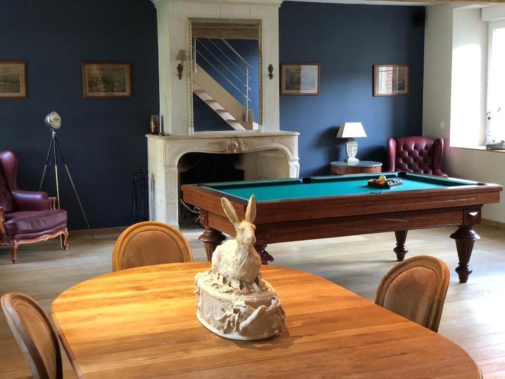 Domaine De Montchevreuil Hotel Fresneaux-Montchevreuil Екстериор снимка