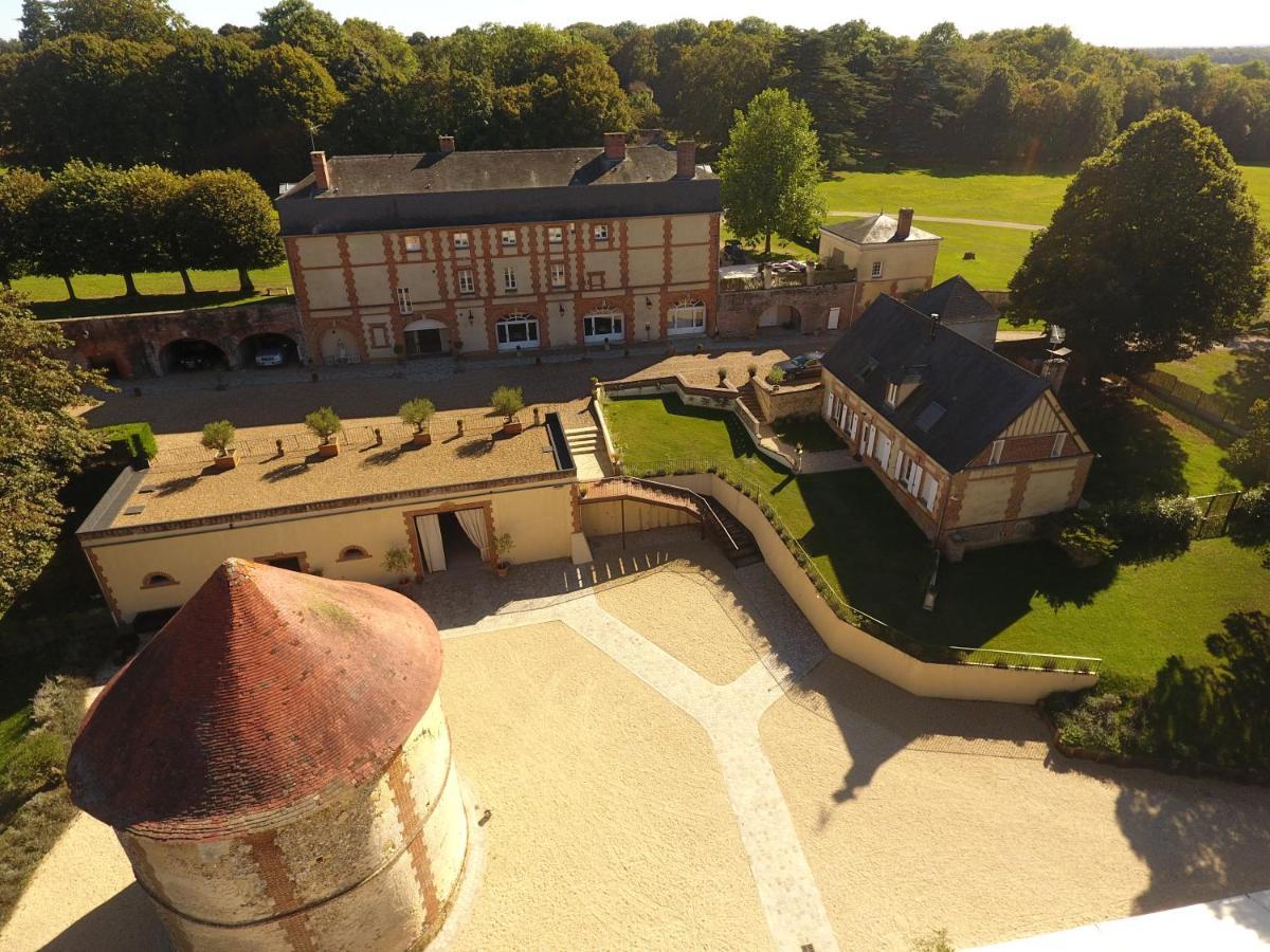Domaine De Montchevreuil Hotel Fresneaux-Montchevreuil Екстериор снимка