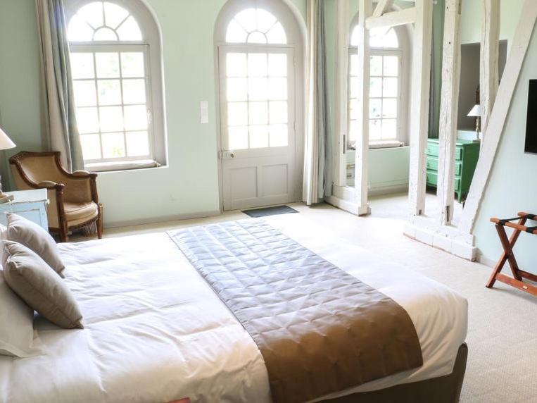 Domaine De Montchevreuil Hotel Fresneaux-Montchevreuil Стая снимка